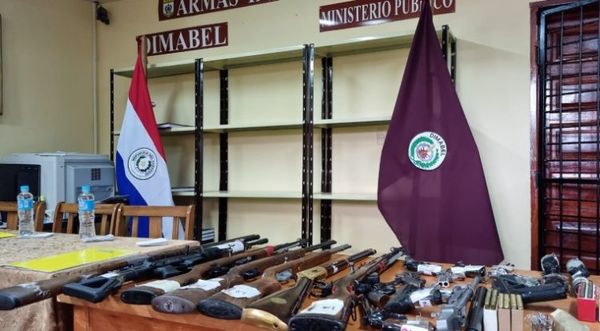 Entregan armamentos de un caso finiquitado de tráfico de armas a la Dimabel