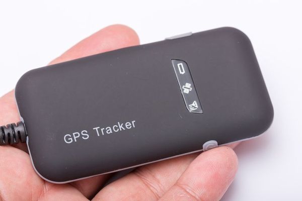Admiten querella adhesiva en caso de mujer que espiaba a su expareja a través de GPS y micrófono - Nacionales - ABC Color