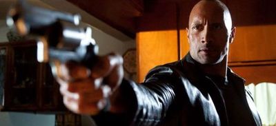 Dwayne Johnson, el primero que se compromete a no usar más armas reales en sus películas
