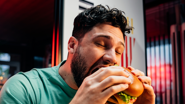 McDonald's lanza nuevo sabor que combina hierbas de nuestra tierra