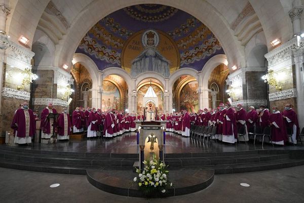 Los obispos franceses reconocen la “responsabilidad” de la Iglesia en los casos de pederastia - Mundo - ABC Color