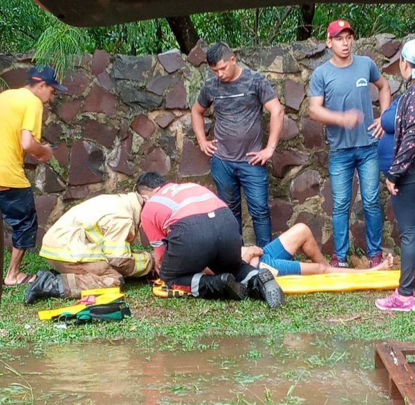 Rescatan a una mujer que fue arrastrada por el raudal en Pedro Juan - Nacionales - ABC Color