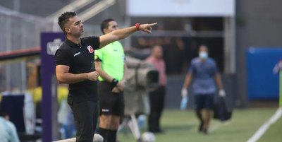 Almeida: 'Tenemos que esperar el resultado de Luqueño, pero sería un milagro salvar a River'