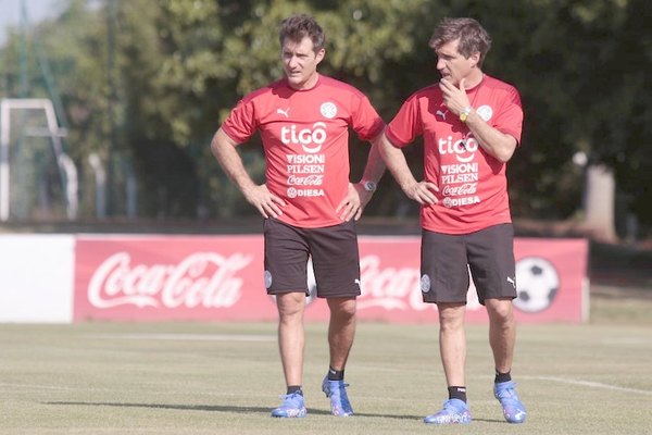 Crónica / PLANTEL COMPLETO