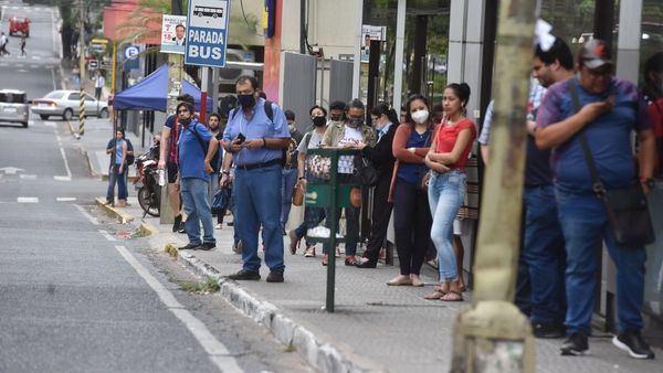 Constante regulada: “Los buses vienen cuando se les antoja”