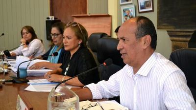 Concejal de Cordillera dimite para asumir Comuna de Atyrá