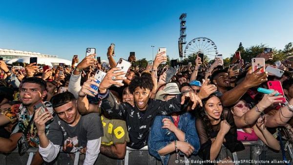 Ocho fallecidos en avalancha humana durante concierto en Houston