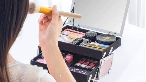 Le pidió el divorcio a su esposa tras verla sin maquillaje ni filtros