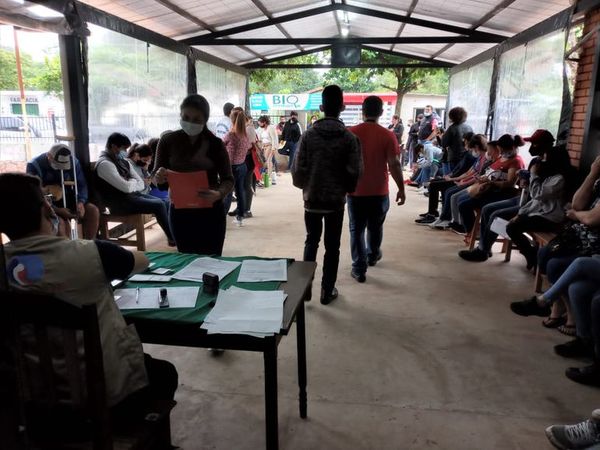 Escasa presencia de adolescentes para recibir la vacuna anticovid en San Antonio - Nacionales - ABC Color