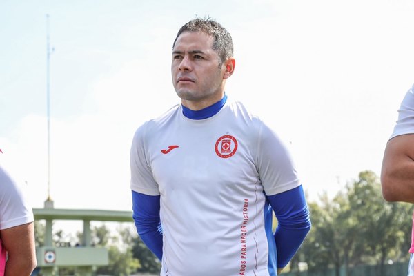 Pablo Aguilar recibe un merecido reconocimiento del Cruz Azul