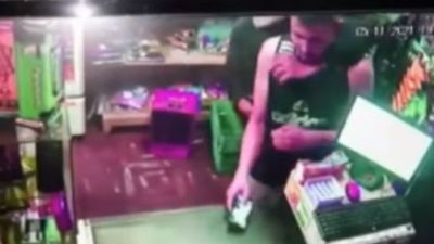 Fingieron ser clientes y asaltaron una despensa