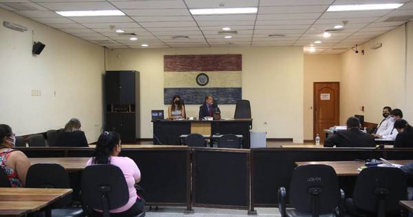 La Nación / Caso Ronaldinho: cinco acusados a juicio oral y siete con suspensión condicional del procedimiento