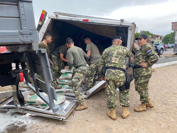 Camión con presunto contrabando evadió controles y volcó en Mariano Roque Alonso - Nacionales - ABC Color