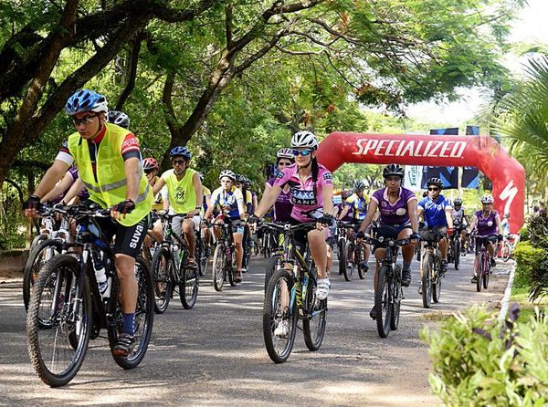 Se realiza mañana tradicional paseo por el “Día de la Mujer en Bicicleta” - Nacionales - ABC Color
