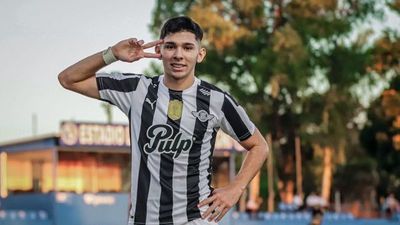 Clubes de la Premier League se fijan en Julio Enciso