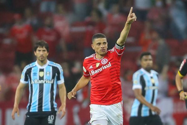 Taison deja groggy a Gremio en Brasil - Fútbol - ABC Color