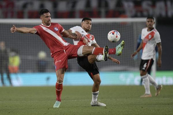 Talleres se acerca a 4 puntos de River en Argentina - Fútbol - ABC Color