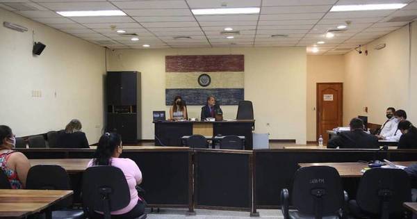 La Nación / Caso Ronaldinho: Cinco acusados van a juicio oral