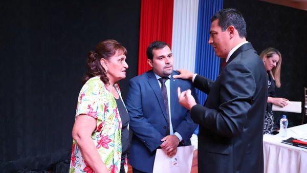 Liberales pactan en Luque para juramento de González Chaves