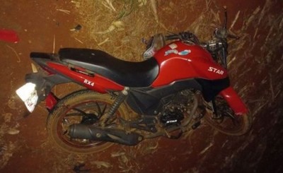 Menor muere en violento choque entre motocicletas