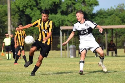SUB 16: Guaraní derrotó al líder y es escolta momentáneo - Fútbol - ABC Color