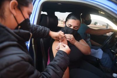 COVID-19: hoy se vacuna en cuatro puntos de Central - Nacionales - ABC Color