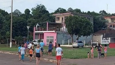 ¡Terrible! Pequeño perdió la vida tras caer un desagüe cloacal | Noticias Paraguay