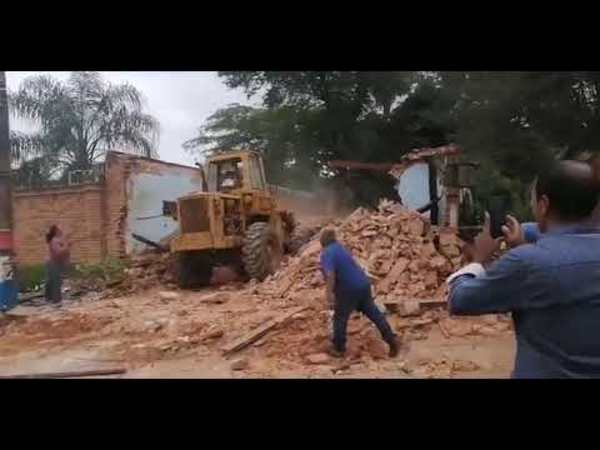 Abuelita discapacitada es desalojada de su vivienda por su propia hija en Capiatá | OnLivePy