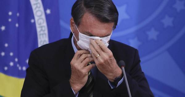 La Nación / Protesta contra Bolsonaro: 21 científicos rechazan medallas del gobierno brasileño