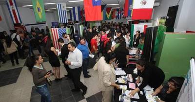 La Nación / Feria Mobe: un abanico de oportunidades para el intercambio estudiantil universitario