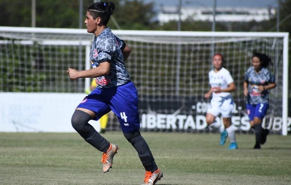 Crónica / Ganó montón de títulos. Primera finalista de la Libertadores femenina y sigue jugando ¡a sus 46 años!