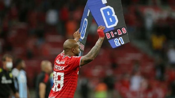 Inter celebra con "ataúdes" ante Gremio y desata pelea