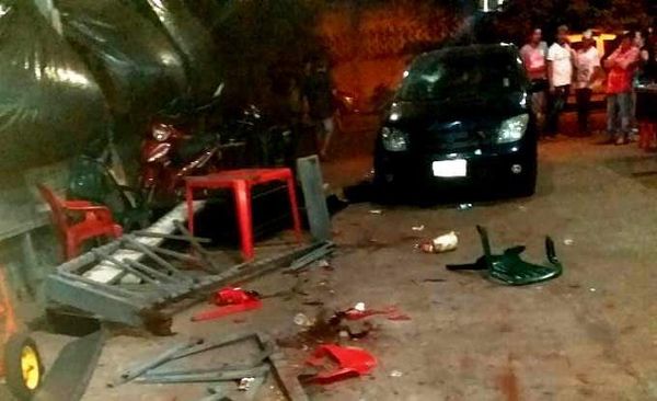 Automovilista atropella un restaurante y lesiona a dos clientes - ABC en el Este - ABC Color