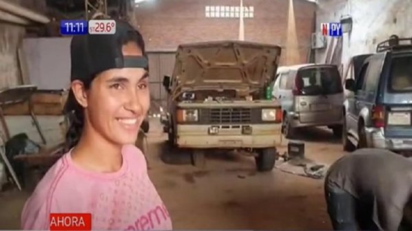 Madre inspiradora: Ejerce de mecánica y está terminando el colegio | Noticias Paraguay