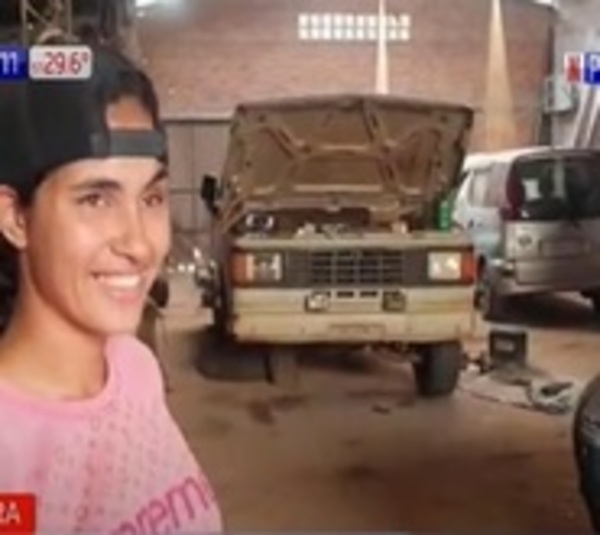 Madre inspiradora: Ejerce de mecánica y está terminando el colegio - Paraguay.com