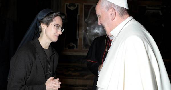 La Nación / Papa nombra a la primera mujer en cargo administrativo de más alto rango del Vaticano