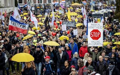Protesta multitudinaria contra la vuelta de las restricciones en Países Bajos - Mundo - ABC Color