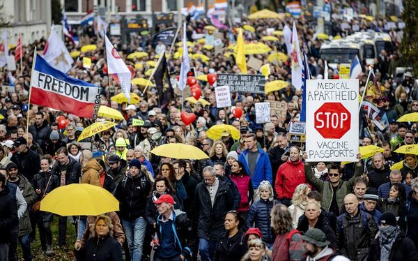 Protesta multitudinaria contra la vuelta de las restricciones en Países Bajos - Mundo - ABC Color
