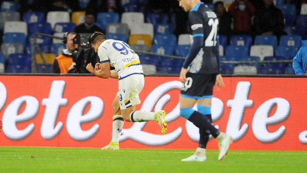 Giovanni Simeone frena al líder Napoli