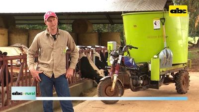 Motocarro convertido en motomixer - ABC Rural - ABC Color