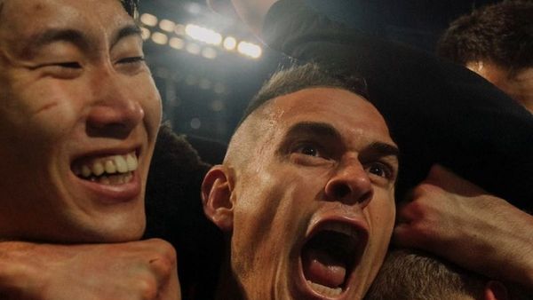 Eintracht festeja gracias a Rafael Santos Borré