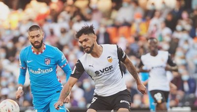 En un partidazo y con Alderete de titular, Valencia frustró al Atlético