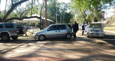 Eliminan dos vacunatorios en la modalidad autovac en Ciudad del Este