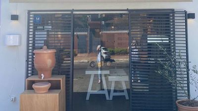 Una tienda busca generar “cero residuos” con recarga en envases