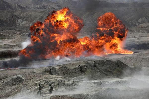 El régimen de Irán inició nuevas maniobras militares cerca del estrecho de Ormuz con un “serio mensaje de advertencia a los enemigos”