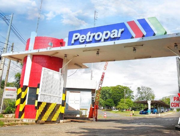 Bloquean accesos a Petropar y de la alcoholera en Troche · Radio Monumental 1080 AM