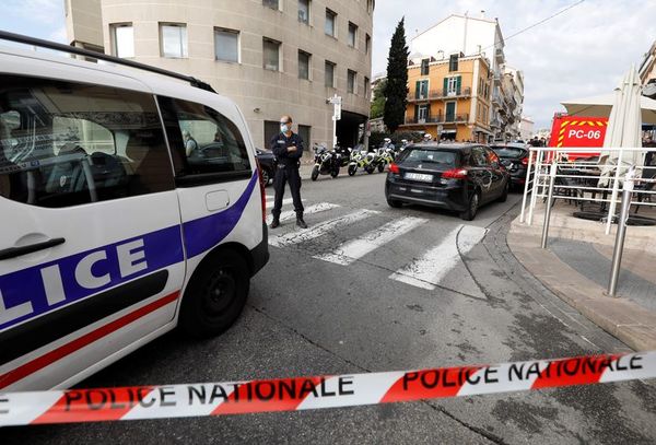 Un policía herido de arma blanca en Cannes en una agresión a una patrulla - Mundo - ABC Color