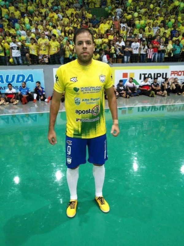 Darío Herrera se encuentra internado