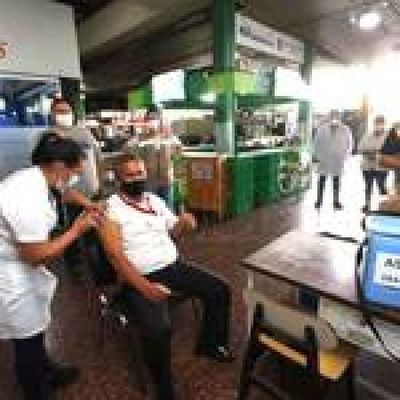 Desde hoy habilitan vacunación anti-COVID en la Terminal de Asunción