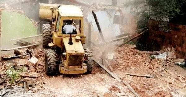 'Mala e inhumana': Desalojaron y demolieron vivienda de anciana a pedido de su propia hija